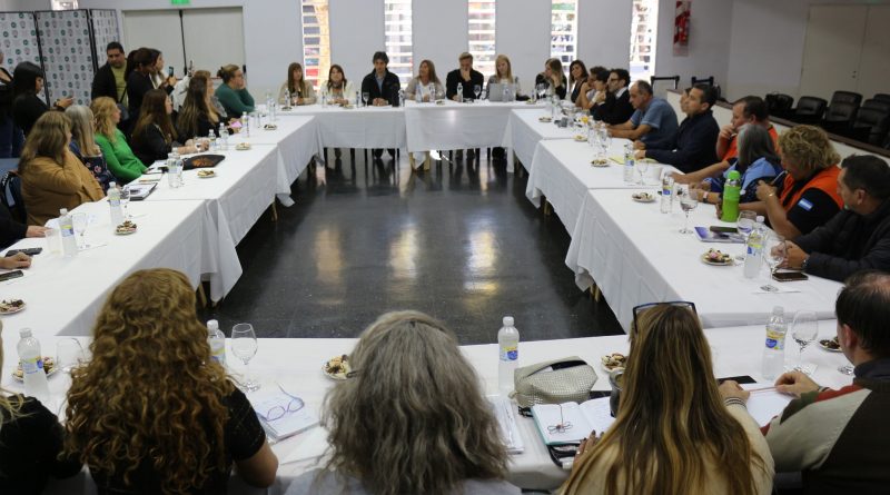 Encuentro y debate sobre violencia en las escuelas