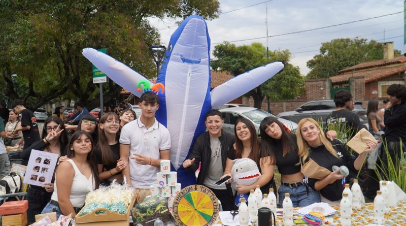 Feria de egresados para recaudar fondos