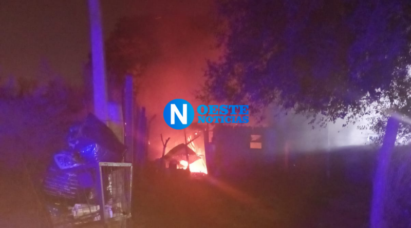 Incendio en una vivienda en Pontevedra, un muerto