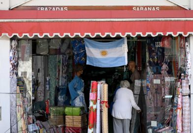 Sin plata, con deudas y empleo informal: el drama de los barrios populares