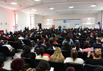 Cientos de jóvenes participaron en la Expo UNO 2026
