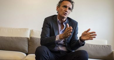 Katopodis se lanza para 2027 mientras una auditoría expone fallas en el programa de obra pública que manejó